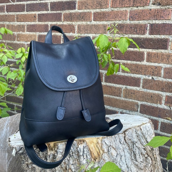 Vintage Coach 9791 Black Leather Backpack The Daypack Style Rucksack Drawstring. - Picture 2 of 16